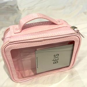 BÉIS makeup bag, never used! Super cute light pink color